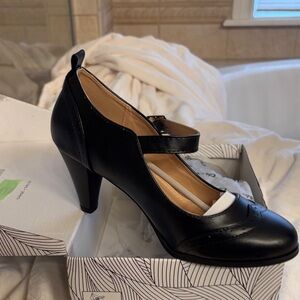 Chase and Chloe Women’s Black Mary Jane High Heel Pump